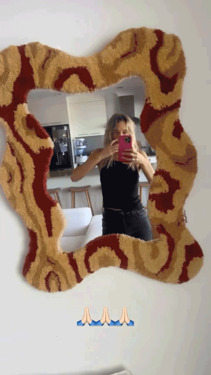 PROPS phone case being used by influence Ellidy Pullin