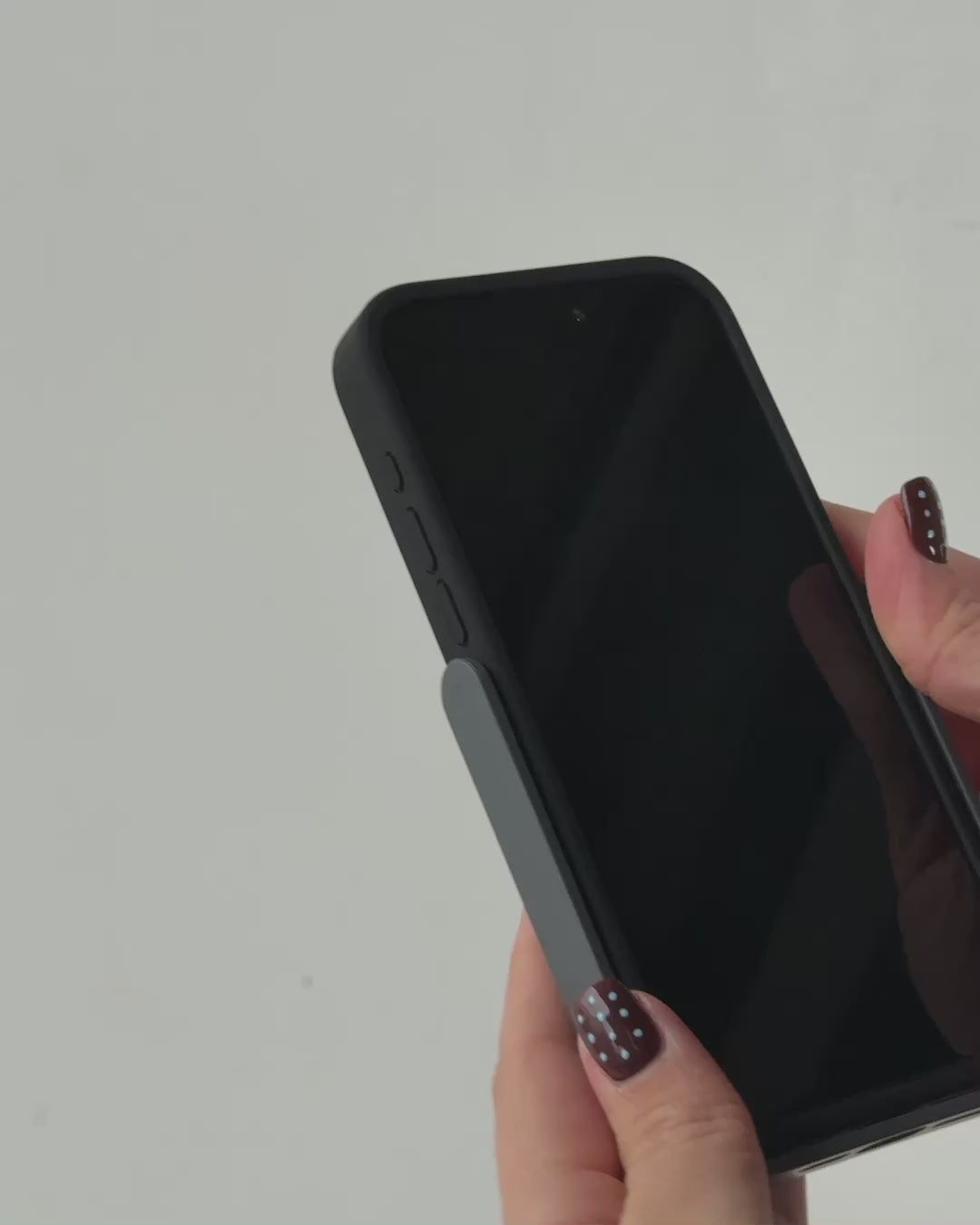 How to stand up iphone for content creation with the PROPS phone case kickstand in black